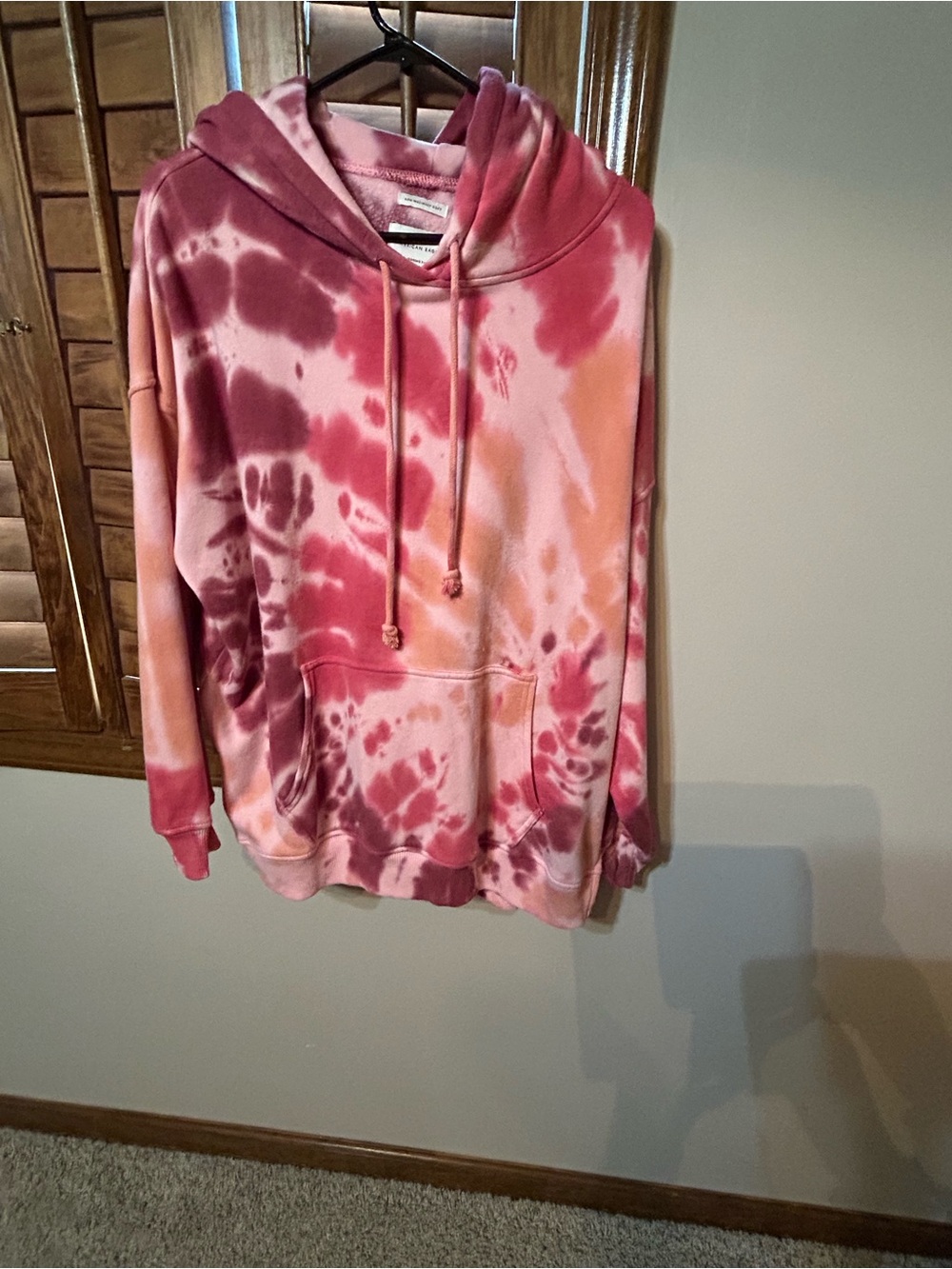 American Eagle Outfitters Pink and Peach Tie-Dye Hoodie